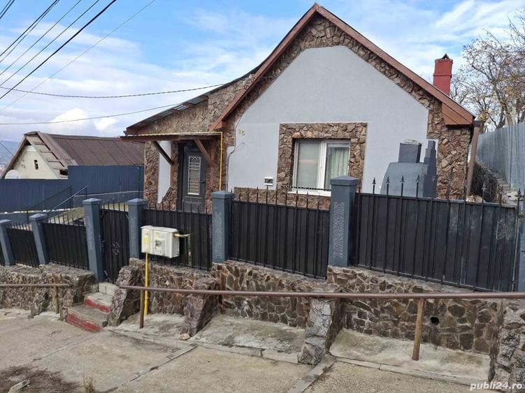 Casă cu 2 camere cu Teren 173 Mp în Central