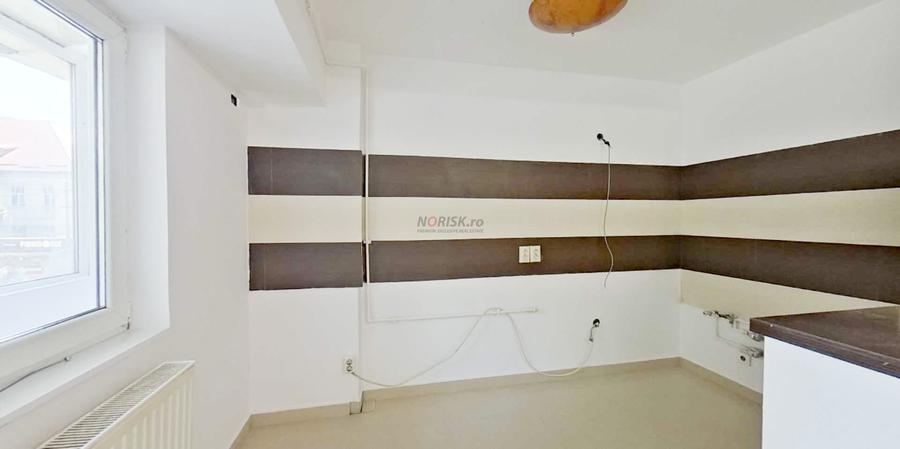 Apartament cu 3 camere semidecomandat în Lacul Tei