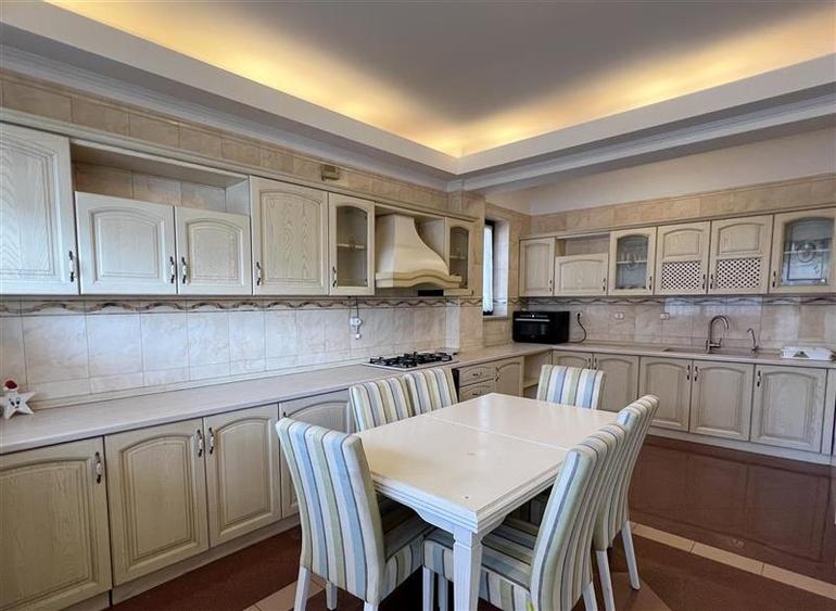 Apartament cu 3 camere semidecomandat, mobilat în Herăstrău