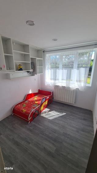 Casă cu 3 camere în Brăteasca