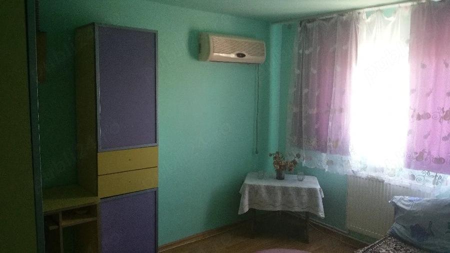 Casă cu 8 camere cu Teren 2000 Mp în Lumina