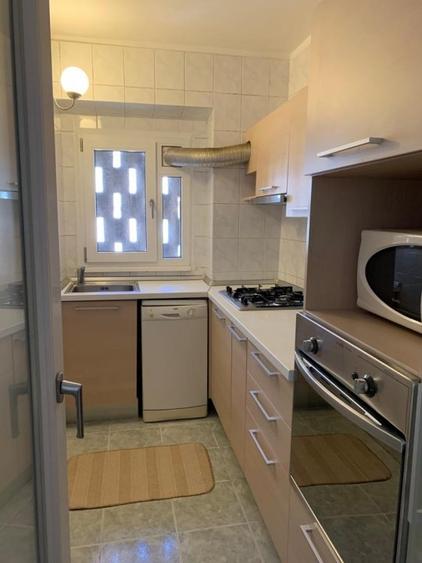 Apartament cu 2 camere semidecomandat, mobilat în Sala Palatului