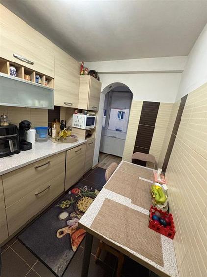 Apartament cu 2 camere decomandat, mobilat în Astra