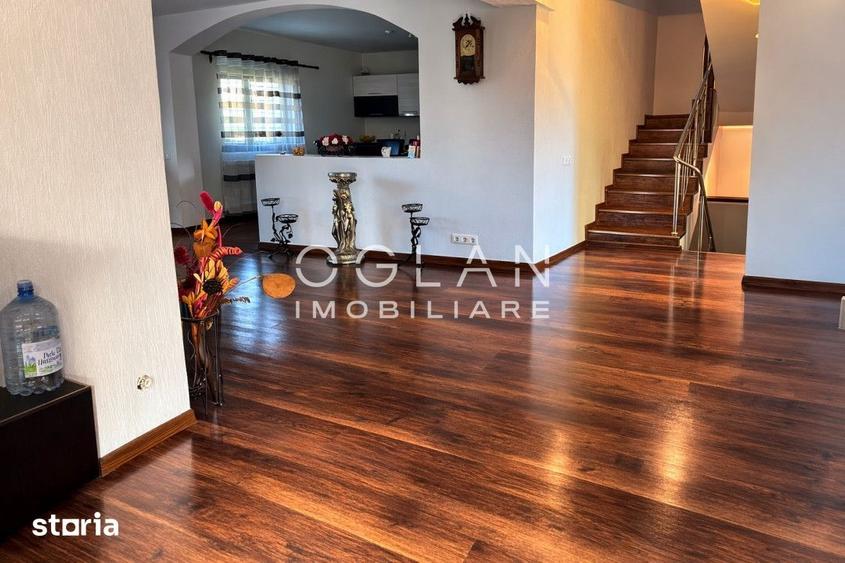 Casă cu 8 camere cu Teren 1546 Mp în Central