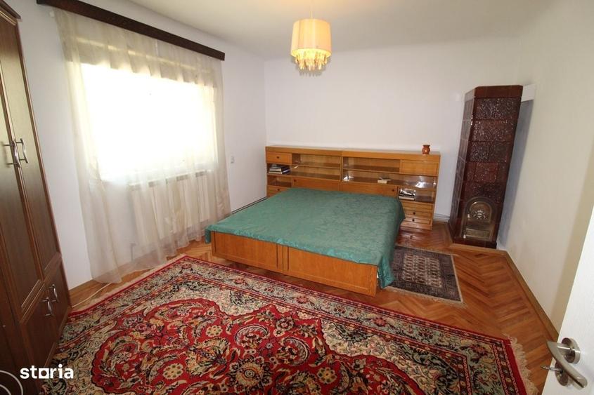 Casă cu 4 camere în Hunedoara