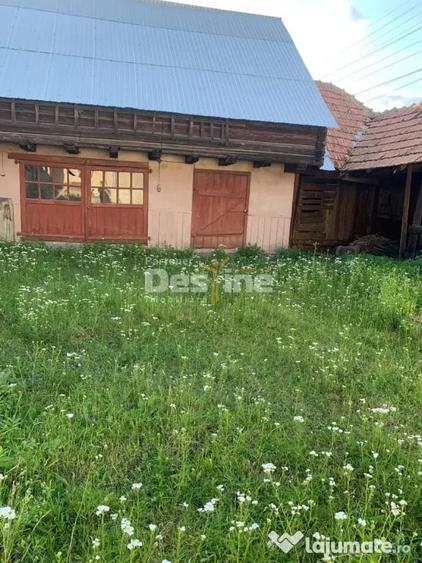 Casă cu 6 camere cu Teren 2793 Mp în Brusturoasa
