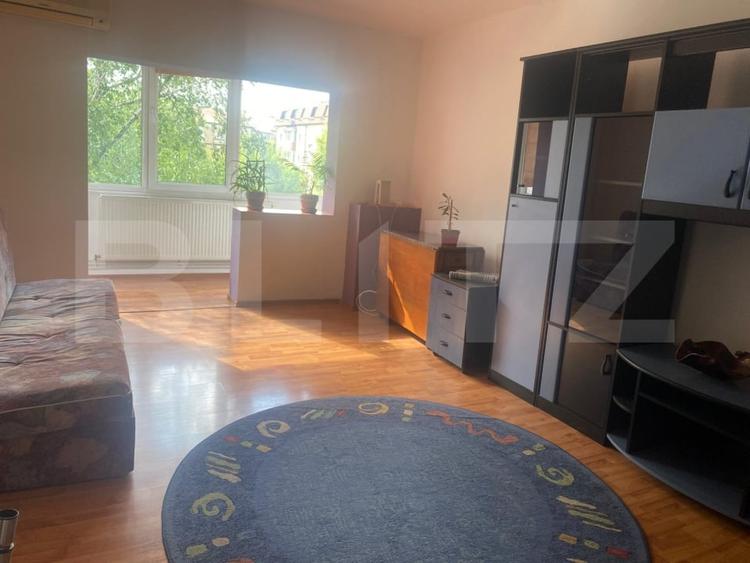 Apartament cu 4 camere decomandat, mobilat în Soarelui