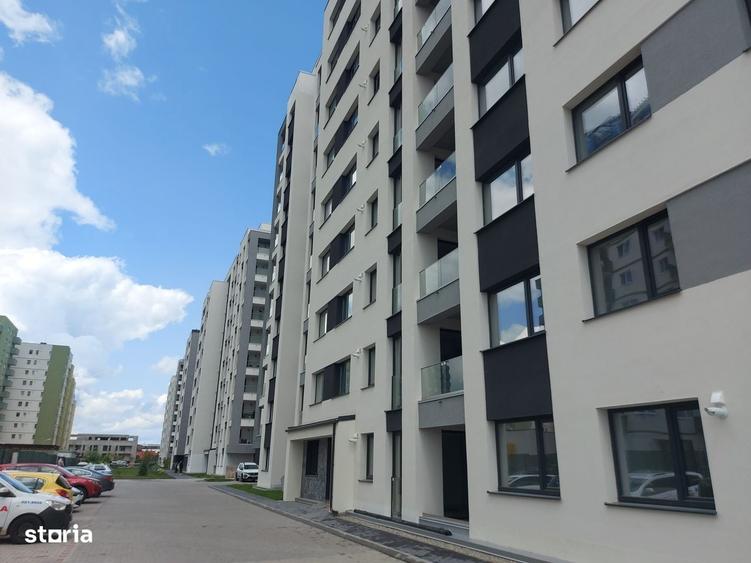 Apartament cu 2 camere decomandat în Tractorul