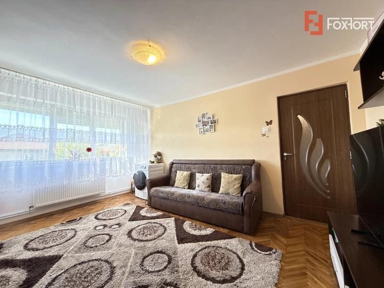 Apartament cu 4 camere semidecomandat în Cetății