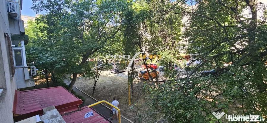 Apartament cu 2 camere semidecomandat în City Park Mall