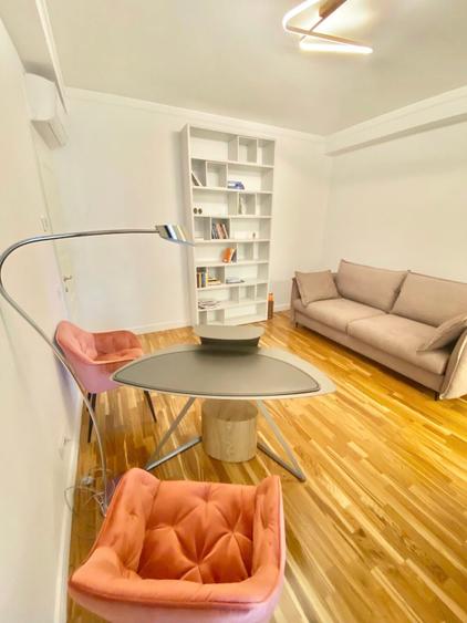 Apartament cu 3 camere decomandat, mobilat în Calea Victoriei