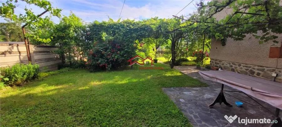 Casă cu 5 camere cu Teren 705 Mp în Central