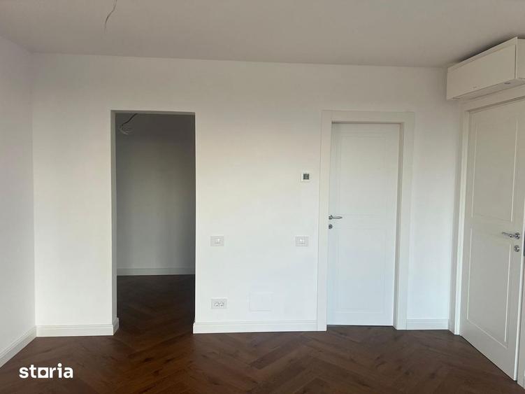 Casă cu 5 camere cu Teren 208 Mp în Central