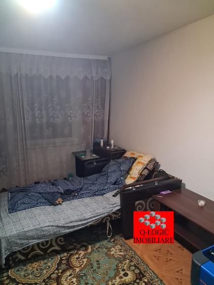 Apartament cu 2 camere decomandat în Tractorul