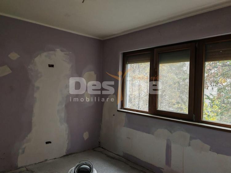 Apartament cu 4 camere decomandat în Vest
