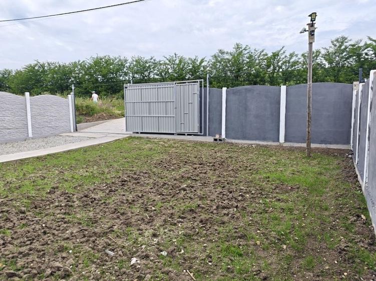 Casă cu 3 camere în Central