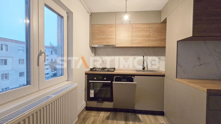 Apartament cu 3 camere decomandat, mobilat în Vlahuță