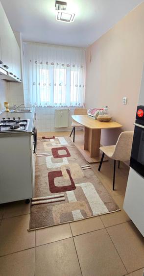 Apartament cu 2 camere decomandat, mobilat în Cug
