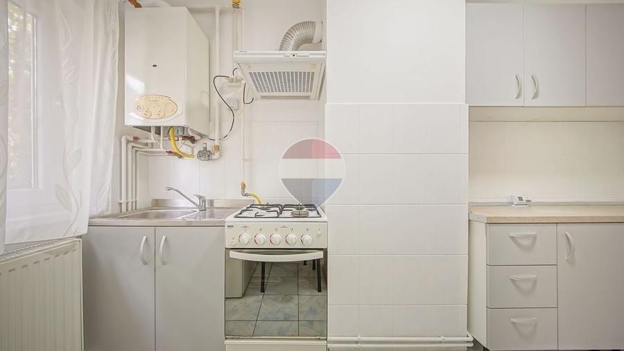 Apartament cu 2 camere decomandat, mobilat în Central