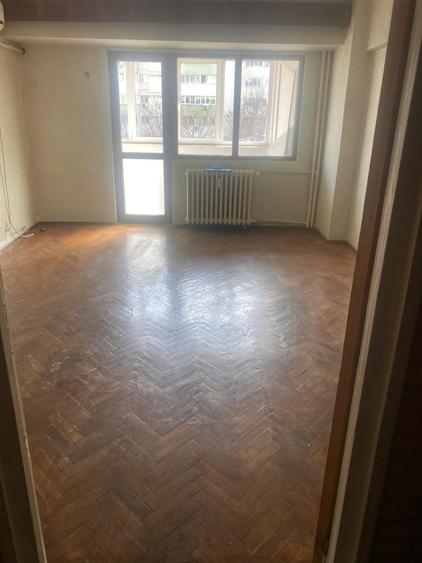 Apartament cu 4 camere decomandat în Chișinau