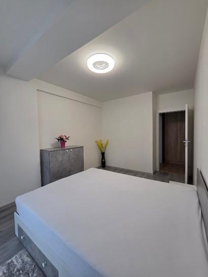 Apartament cu 3 camere decomandat, mobilat în Aradului