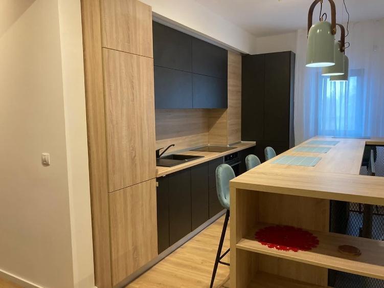 Apartament cu 2 camere decomandat, mobilat în Central