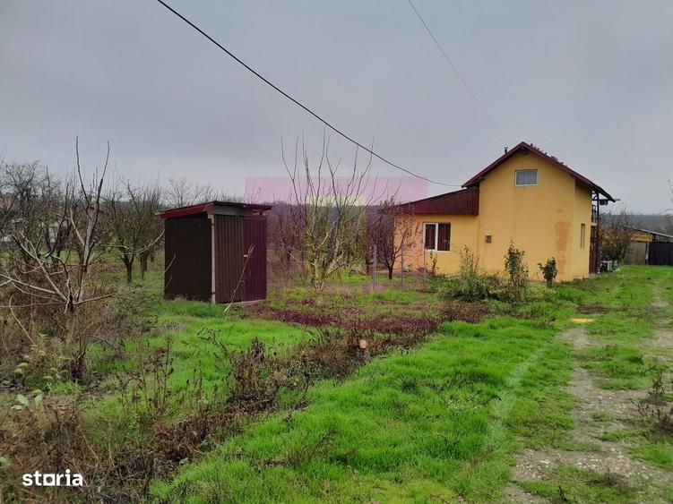 Casă cu 3 camere cu Canalizare în Bărcănești