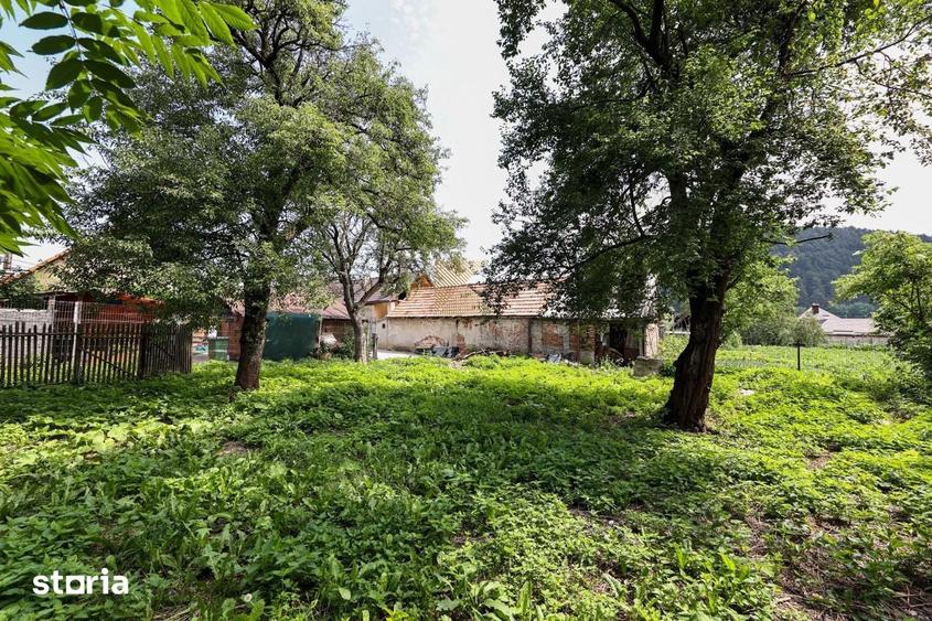 Casă cu 3 camere nedecomandat cu Teren 394 Mp în Central