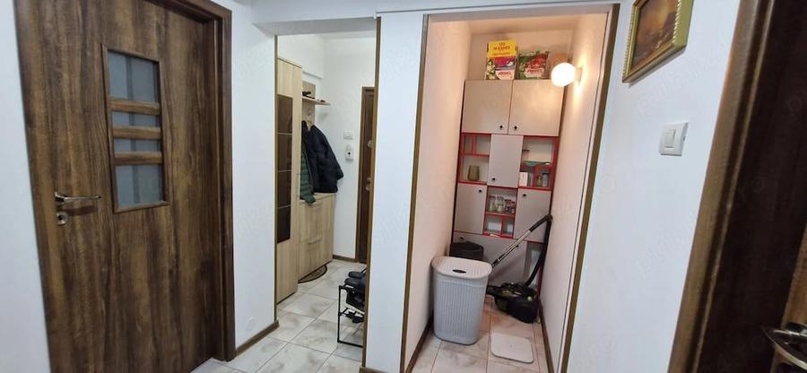 Apartament cu 2 camere decomandat în Drumul Taberei