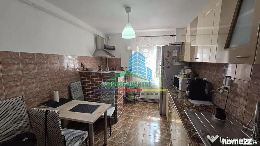 Apartament cu 3 camere decomandat în Brăilei