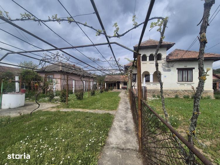 Casă cu 6 camere cu Teren 1000 Mp în Central
