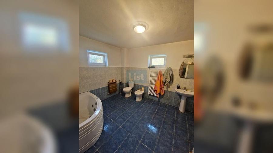 Casă cu 5 camere cu Canalizare în Sud-Est