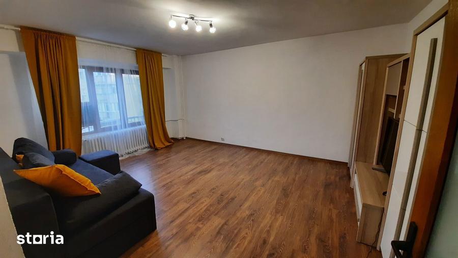 Garsonieră decomandată în 13 Septembrie