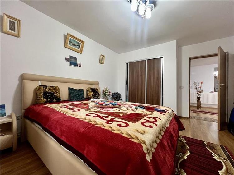 Casă cu 4 camere cu Teren 694 Mp în Voinești