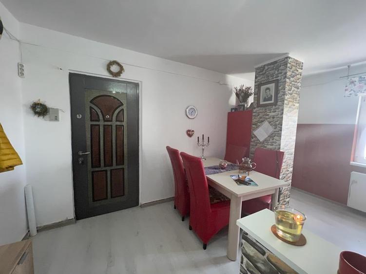 Apartament cu 2 camere semidecomandat în 6 Vânători