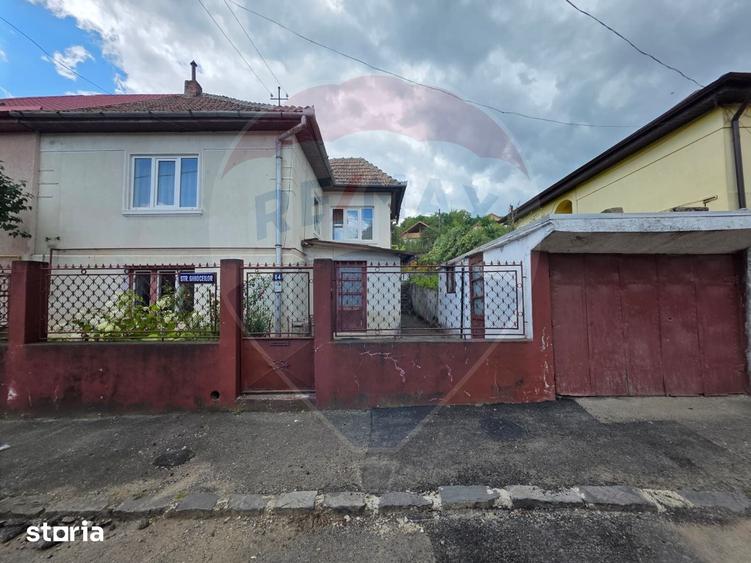Casă cu 3 camere cu Teren 250 Mp în Central