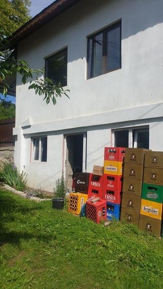 Casă cu 3 camere în Măneciu