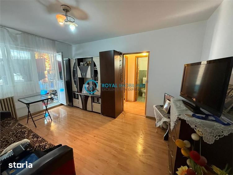 Royal Imobiliare - Vanzare Apartament zona Malu Rosu - 1
