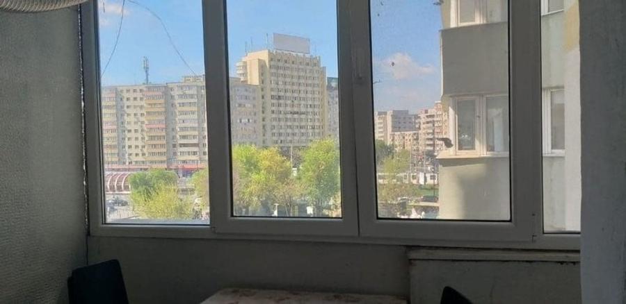 Apartament cu 3 camere decomandat în Obor