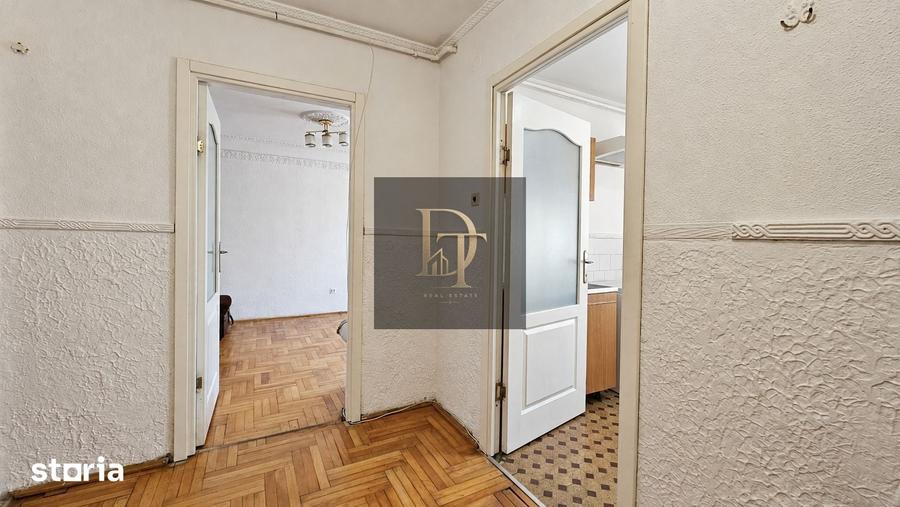 Apartament cu 2 camere decomandat în Tractorul