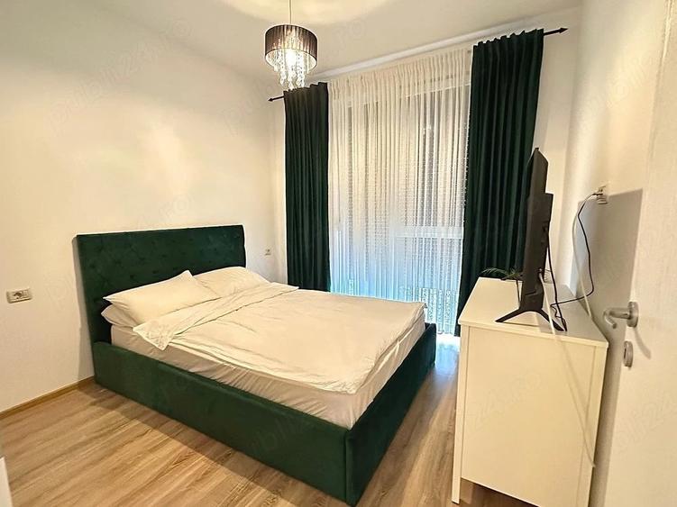 Apartament cu 3 camere semidecomandat în Central