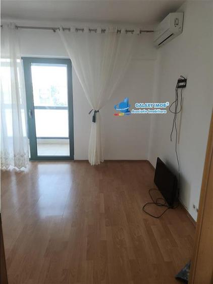 Apartament cu 3 camere decomandat, mobilat în Doamna Ghica