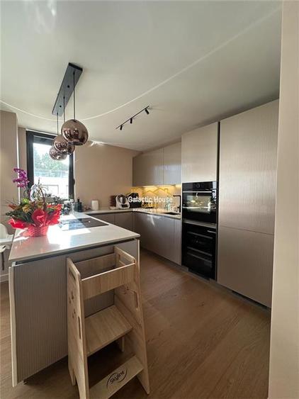 Apartament cu 5 camere decomandat, mobilat în Herăstrău