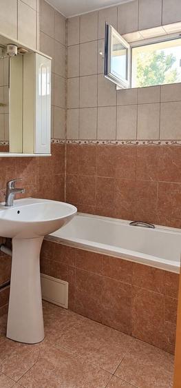 Apartament cu 3 camere decomandat în Mazepa 2
