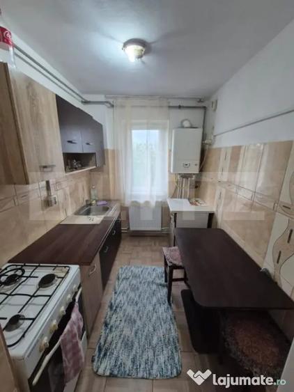 Apartament cu 2 camere semidecomandat, mobilat în Trident