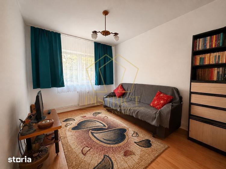 Apartament cu 4 camere decomandat în Lipovei — fotografia 3