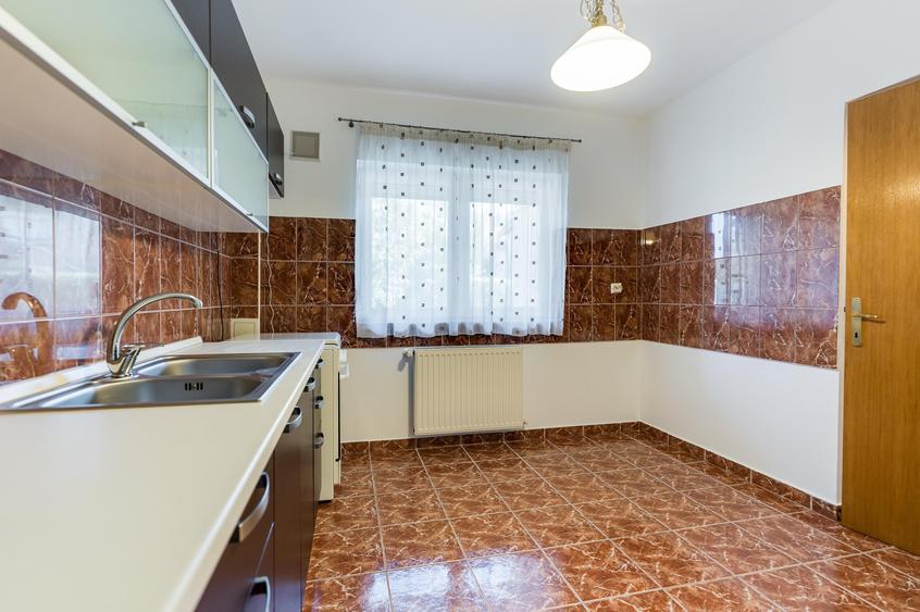 Duplex cu 4 camere cu Canalizare în Voluntari