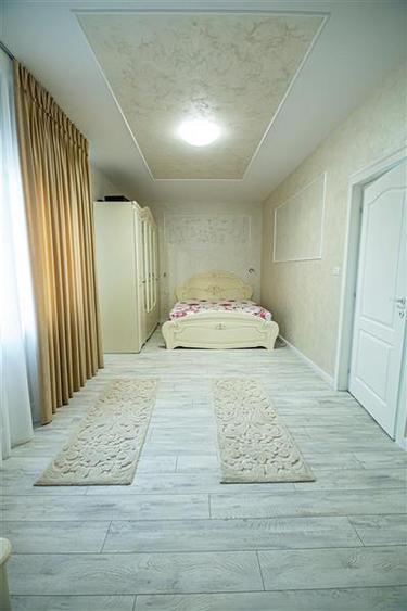 Casă individuală cu 5 camere cu Canalizare în Periferie