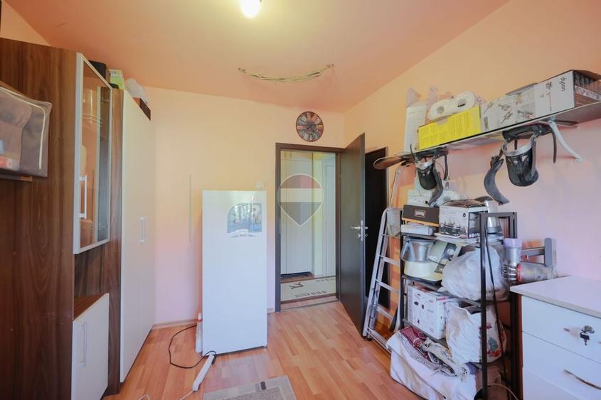 Apartament cu 3 camere decomandat în Rogerius