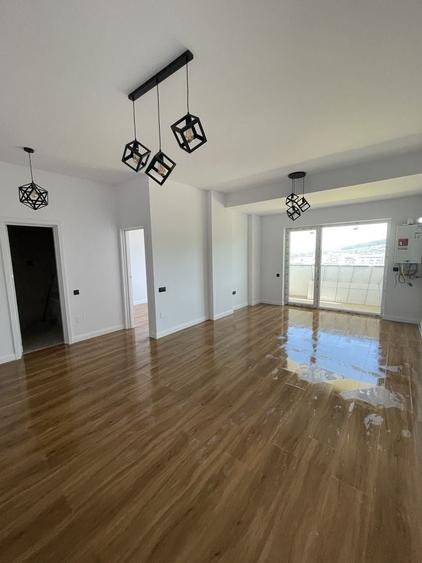 Apartament cu 2 camere decomandat în Florești